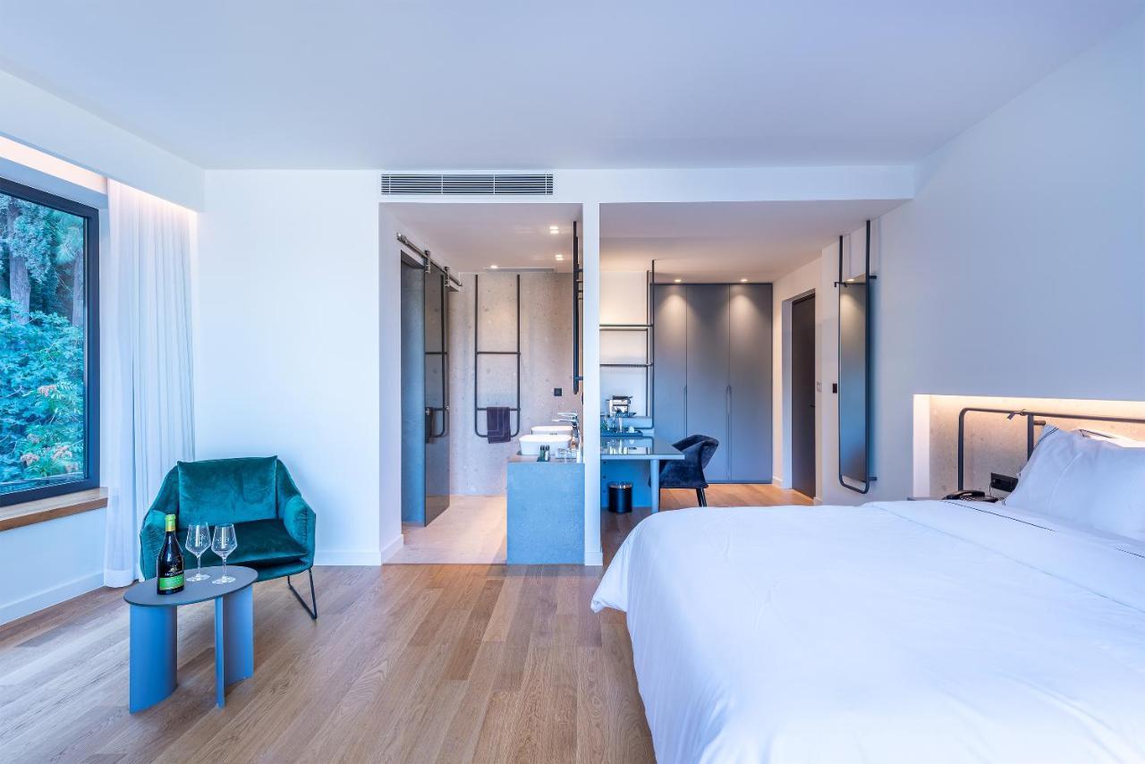 Amario Suites Hotel Aigio Exterior photo