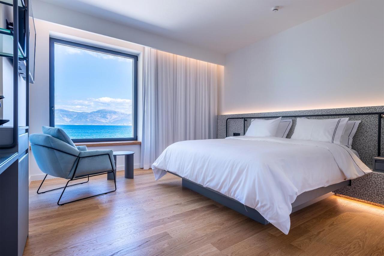 Amario Suites Hotel Aigio Exterior photo