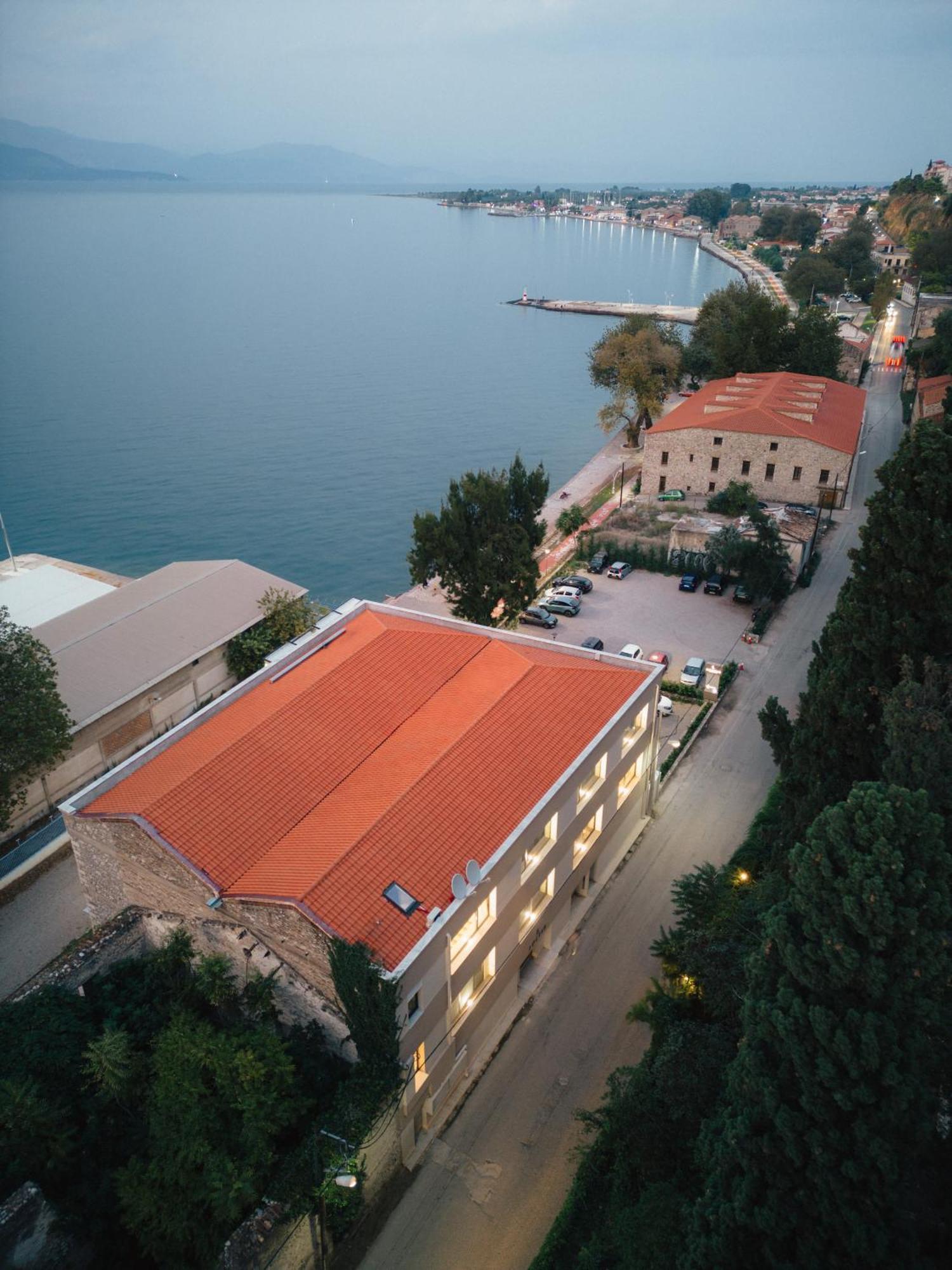 Amario Suites Hotel Aigio Exterior photo