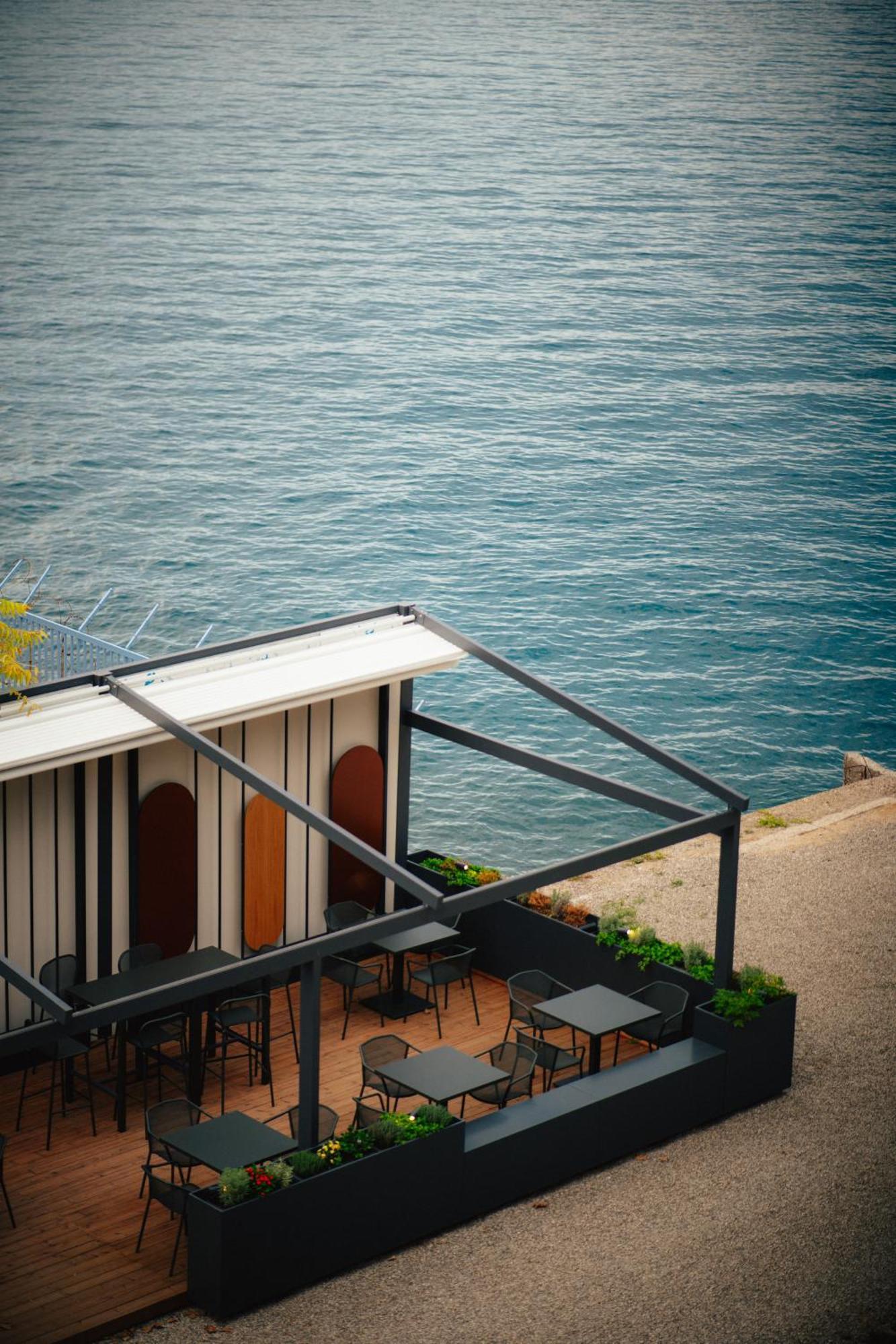 Amario Suites Hotel Aigio Exterior photo